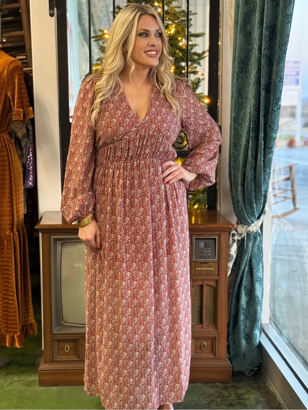 Umgee — Long Slevee Maxi Dress — Rust Orange and Gold — Floral